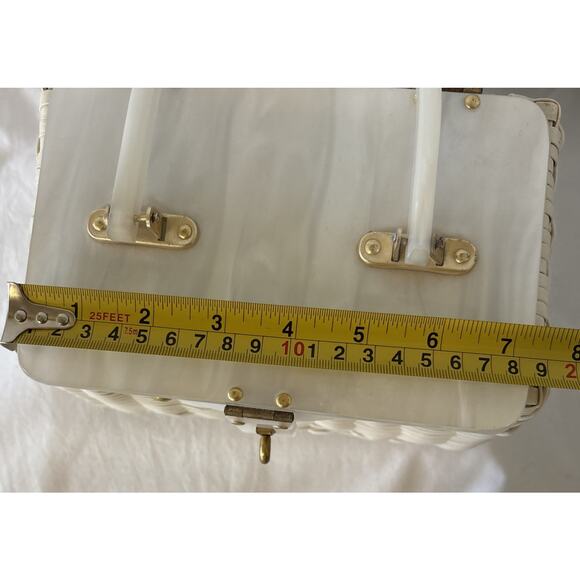 Vintage 1960’s Era White Wicker and Lucite MCM Box Purse 8” X 4.5” - Picture 15 of 16